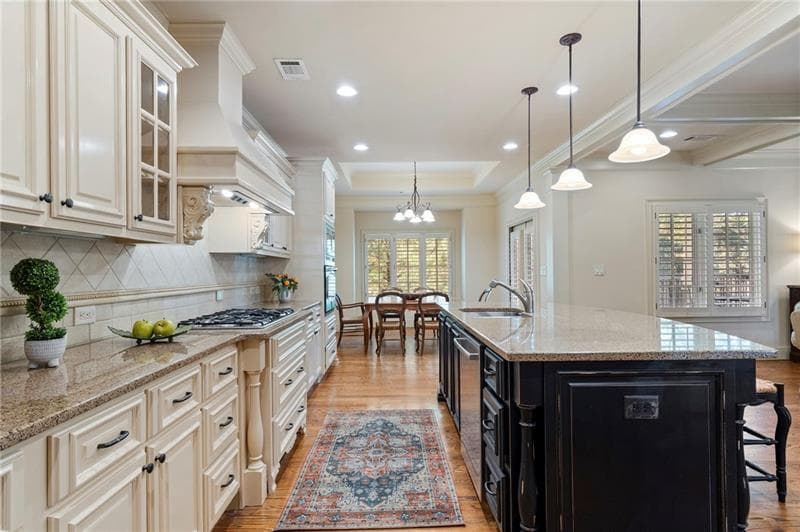 5 bedroom, 3 bathroom, 4,360 sq ft condominium for sale at 2472 Ballantrae Circle, Cumming, GA 30041 — photo 10