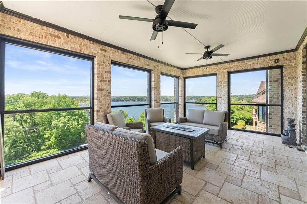 6 bedroom, 7 bathroom, 8,463 sq ft single family residence under contract at 2771 Point Overlook, Gainesville, GA 30501 — photo 3