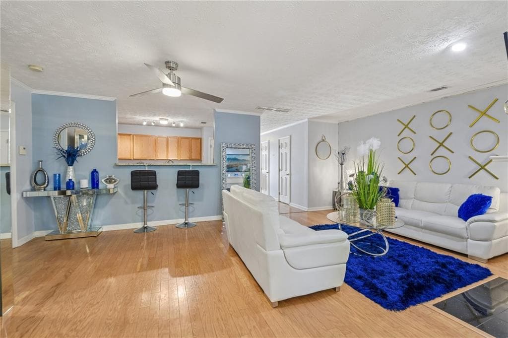 3 bedroom, 4 bathroom, 2,151 sq ft townhouse under contract at 6694 Villa Court, Lithonia, GA 30038 — photo 4