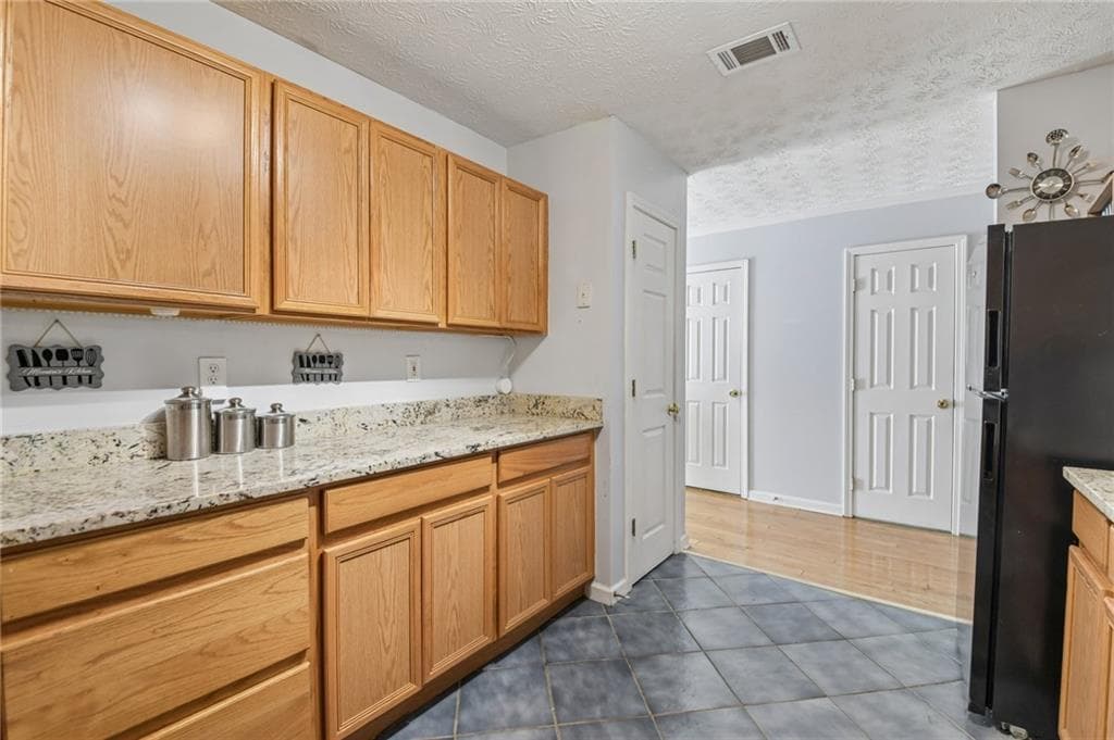 3 bedroom, 4 bathroom, 2,151 sq ft townhouse under contract at 6694 Villa Court, Lithonia, GA 30038 — photo 10