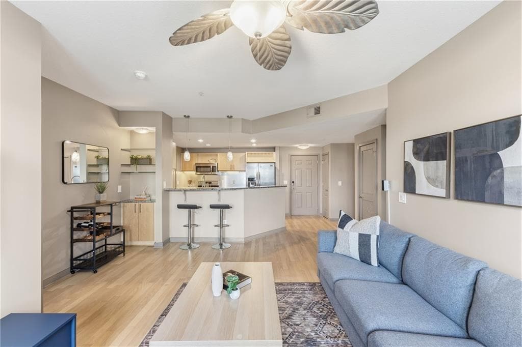 2 bedroom, 2 bathroom, 1,166 sq ft condominium for sale at 390 17th Street 4053, Atlanta, GA 30363 — photo 4