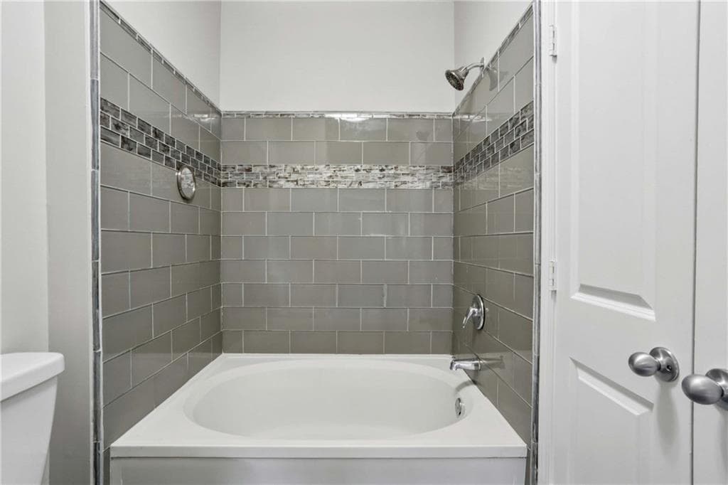 1 bedroom, 1 bathroom, 650 sq ft condominium for sale at 821 Ralph McGill Boulevard 2113, Atlanta, GA 30306 — photo 7