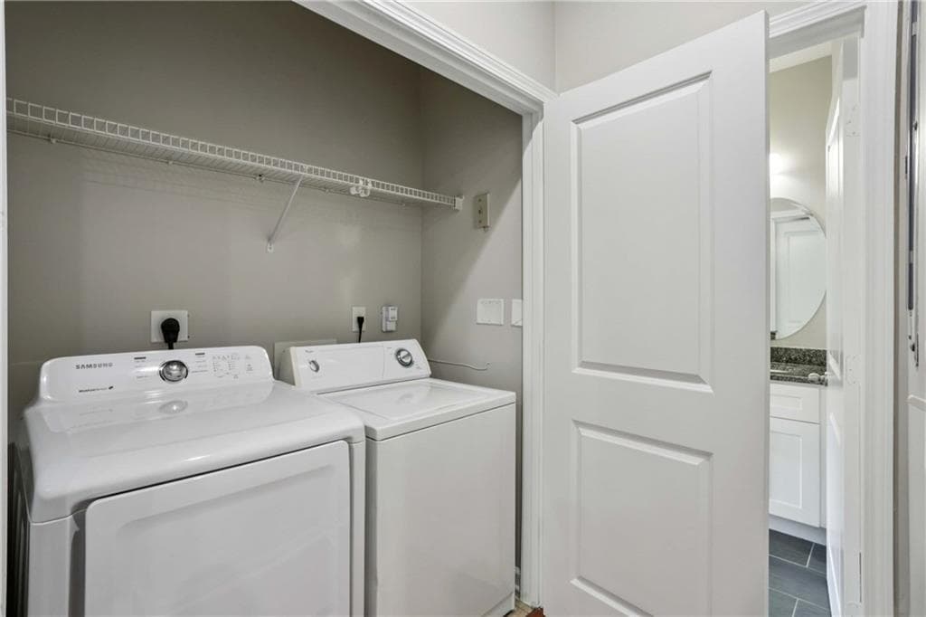 1 bedroom, 1 bathroom, 650 sq ft condominium for sale at 821 Ralph McGill Boulevard 2113, Atlanta, GA 30306 — photo 8