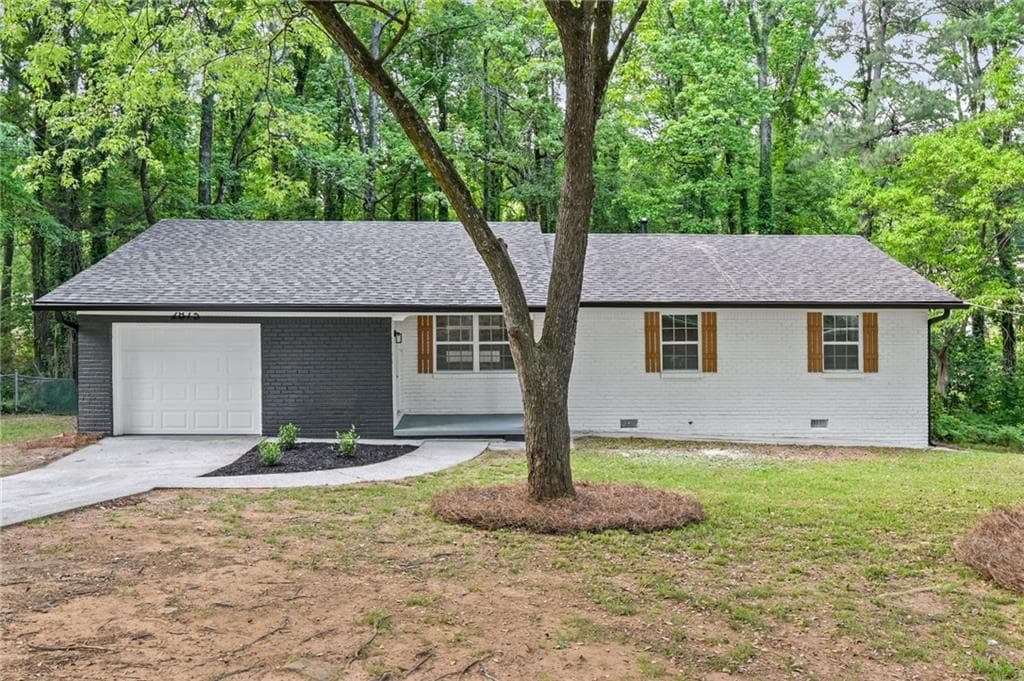 3 bedroom, 2 bathroom, 1,628 sq ft single family residence sold at 2873 Leisure Springs Circle, Decatur, GA 30034