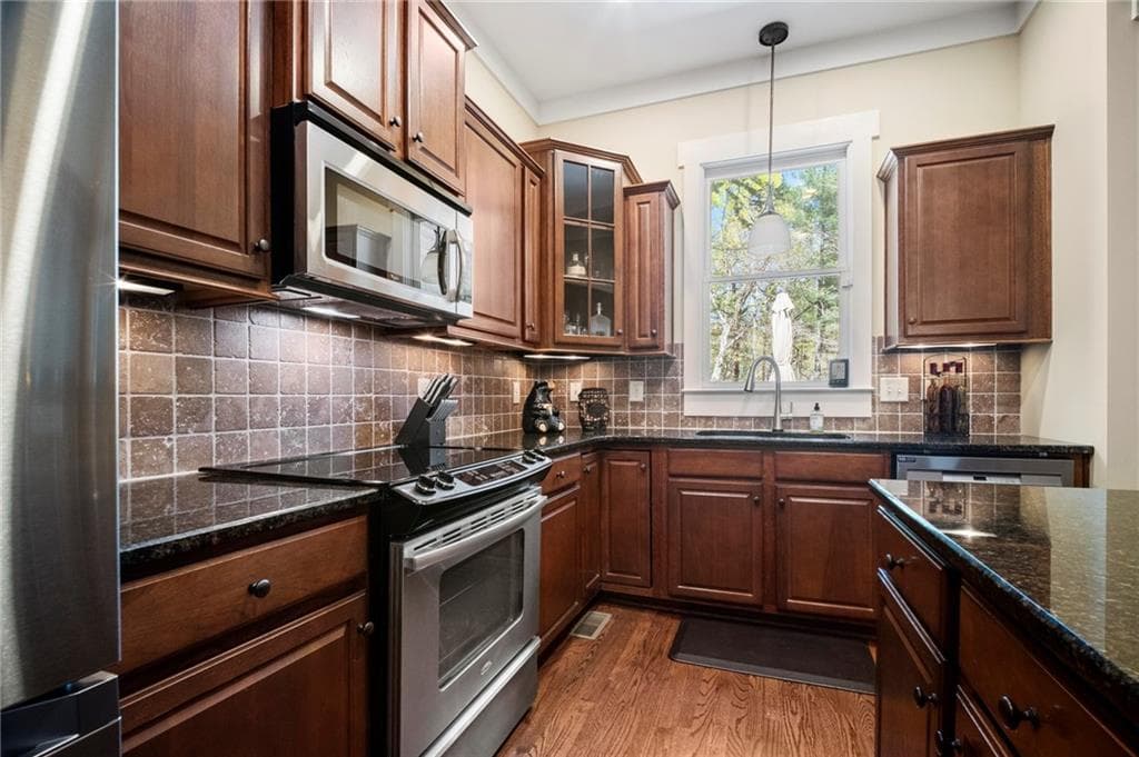 3 bedroom, 3 bathroom, 2,188 sq ft single family residence for sale at 16 Osi Way, Big Canoe, GA 30143 — photo 10