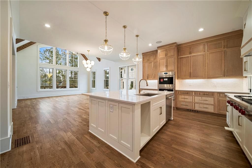 5 bedroom, 6 bathroom, 5,000 sq ft single family residence for sale at 5011 Kings Close, Alpharetta, GA 30004 — photo 9