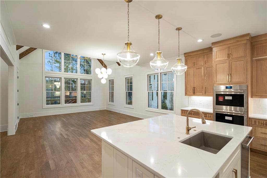 5 bedroom, 6 bathroom, 5,000 sq ft single family residence for sale at 5011 Kings Close, Alpharetta, GA 30004 — photo 10