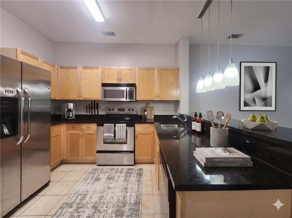 1 bedroom, 1 bathroom, 1,082 sq ft condominium for sale at 870 Mayson Turner Road 1228, Atlanta, GA 30314 — photo 5