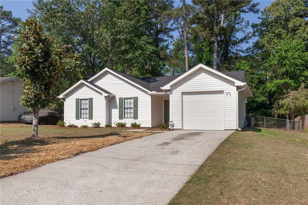 3 bedroom, 2 bathroom, 1,295 sq ft single family residence sold at 240 Chase Woods Circle, Jonesboro, GA 30236