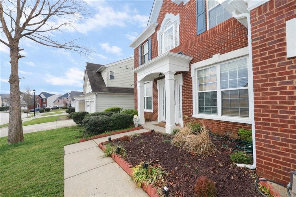 4 bedroom, 3 bathroom, 2,332 sq ft single family residence for sale at 3251 Telford Terrace, Atlanta, GA 30331 — photo 4