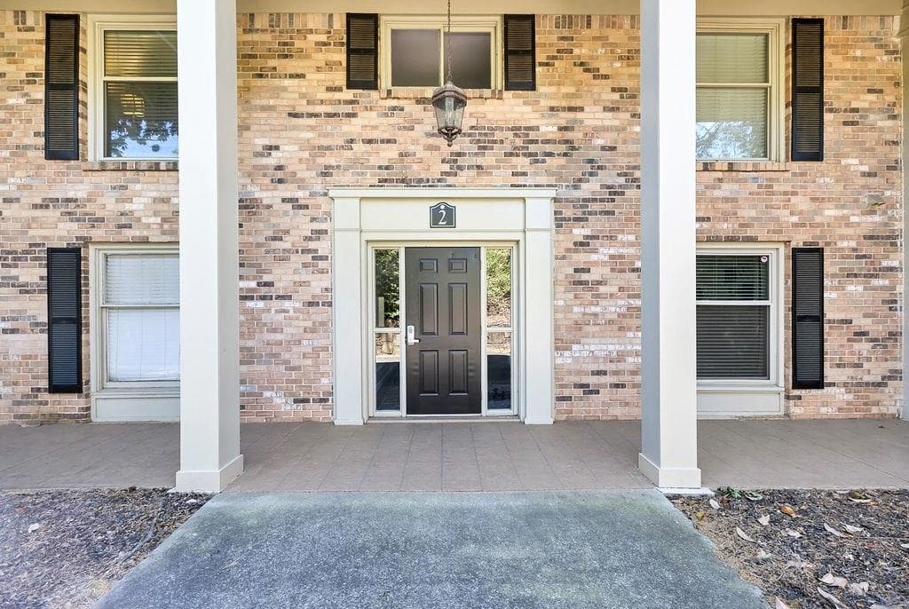 2 bedroom, 2 bathroom, 1,092 sq ft condominium sold at 3650 Ashford Dunwoody Road 212, Atlanta, GA 30319