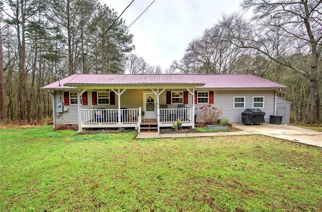 2 bedroom, 2 bathroom, 1,296 sq ft single family residence sold at 161 Reynolds Bridge Road, Kingston, GA 30145
