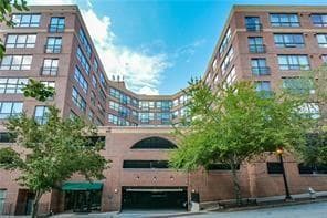1 bedroom, 1 bathroom, 1,052 sq ft condominium for sale at 115 W Peachtree Place 707, Atlanta, GA 30313 — photo 1 of 57