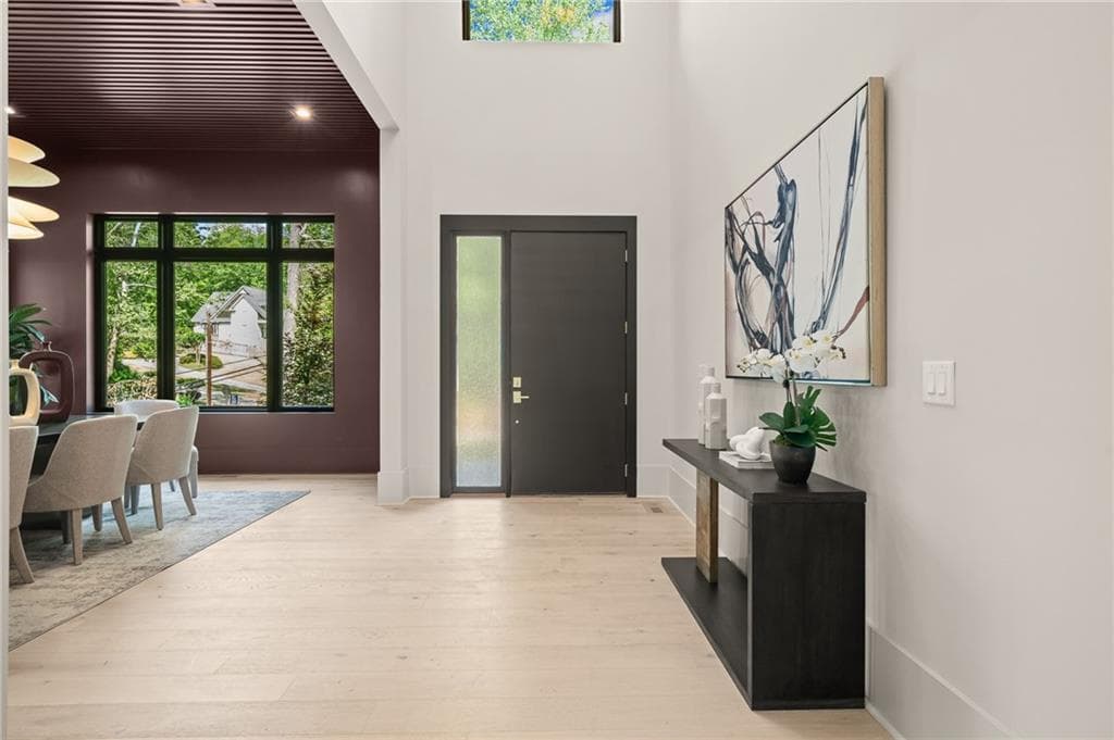 5 bedroom, 6 bathroom, 6,877 sq ft single family residence for sale at 3212 Towerview Drive, Atlanta, GA 30324 — photo 4