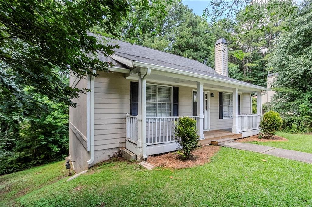 5 bedroom, 2 bathroom, 1,721 sq ft single family residence under contract at 3822 Conley Downs Lane, Decatur, GA 30034 — photo 2
