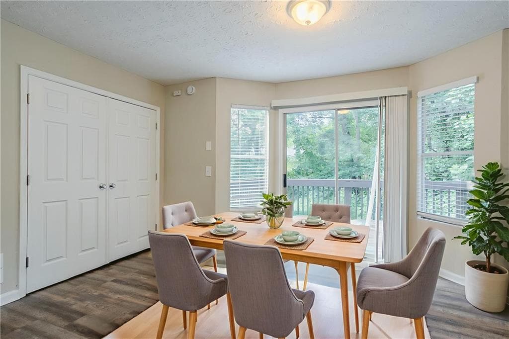 5 bedroom, 2 bathroom, 1,721 sq ft single family residence under contract at 3822 Conley Downs Lane, Decatur, GA 30034 — photo 5