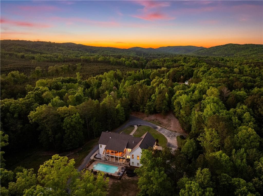 5 bedroom, 4 bathroom, 6,331 sq ft single family residence for sale at 3576 Rock Creek Road, Calhoun, GA 30701 — photo 2