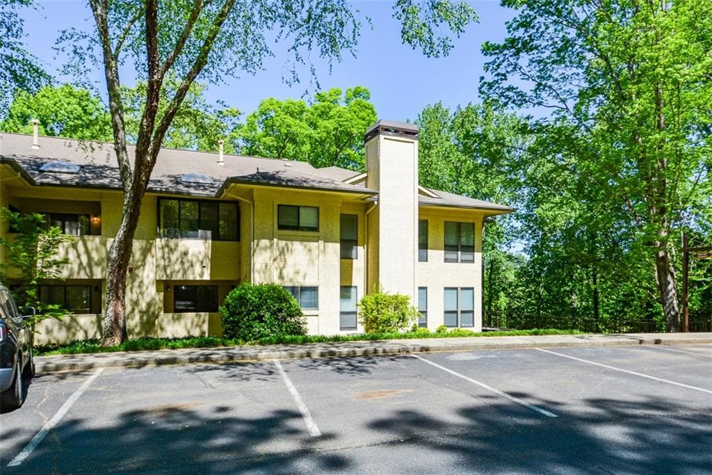 2 bedroom, 2 bathroom, 1,368 sq ft condominium for rent at 607 Lismore, Smyrna, GA 30080 for $1,800 a month — photo 1 of 36
