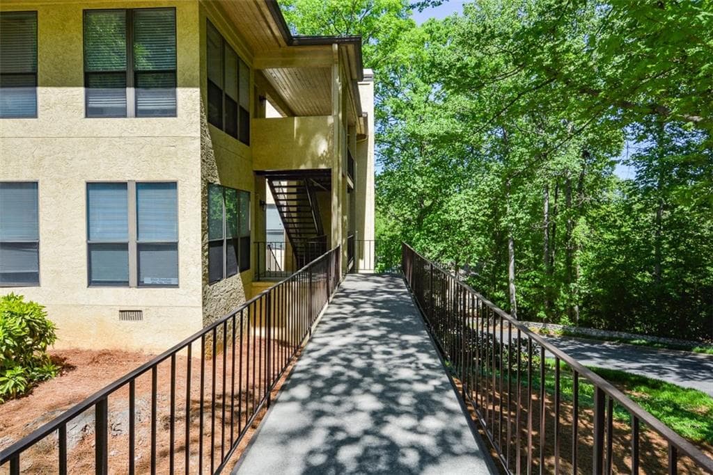 2 bedroom, 2 bathroom, 1,368 sq ft condominium for rent at 607 Lismore, Smyrna, GA 30080 for $1,800 a month — photo 4