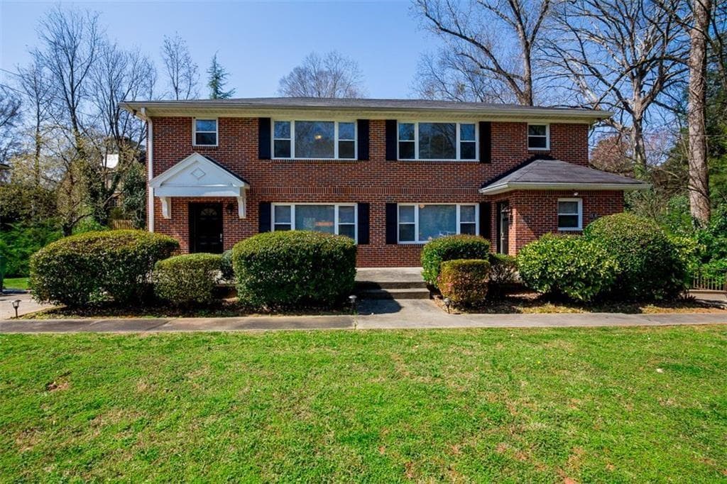 3 bedroom, 2 bathroom duplex for rent at 1538 Beech Valley Way, Atlanta, GA 30306 for $3,100 a month — photo 1 of 17
