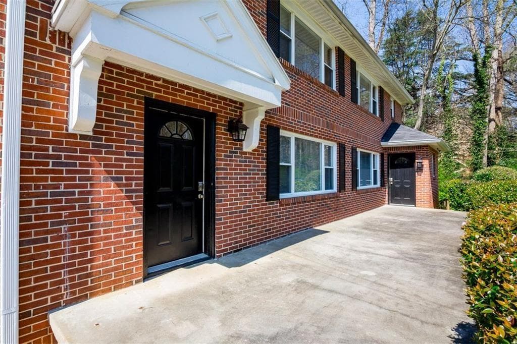 3 bedroom, 2 bathroom duplex for rent at 1538 Beech Valley Way, Atlanta, GA 30306 for $3,100 a month — photo 4