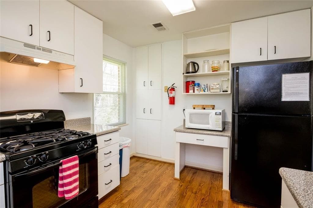 3 bedroom, 2 bathroom duplex for rent at 1538 Beech Valley Way, Atlanta, GA 30306 for $3,100 a month — photo 10