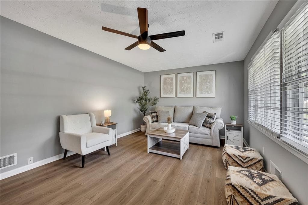 4 bedroom, 2 bathroom, 1,572 sq ft single family residence for sale at 3105 Highland Drive, Smyrna, GA 30080 — photo 7