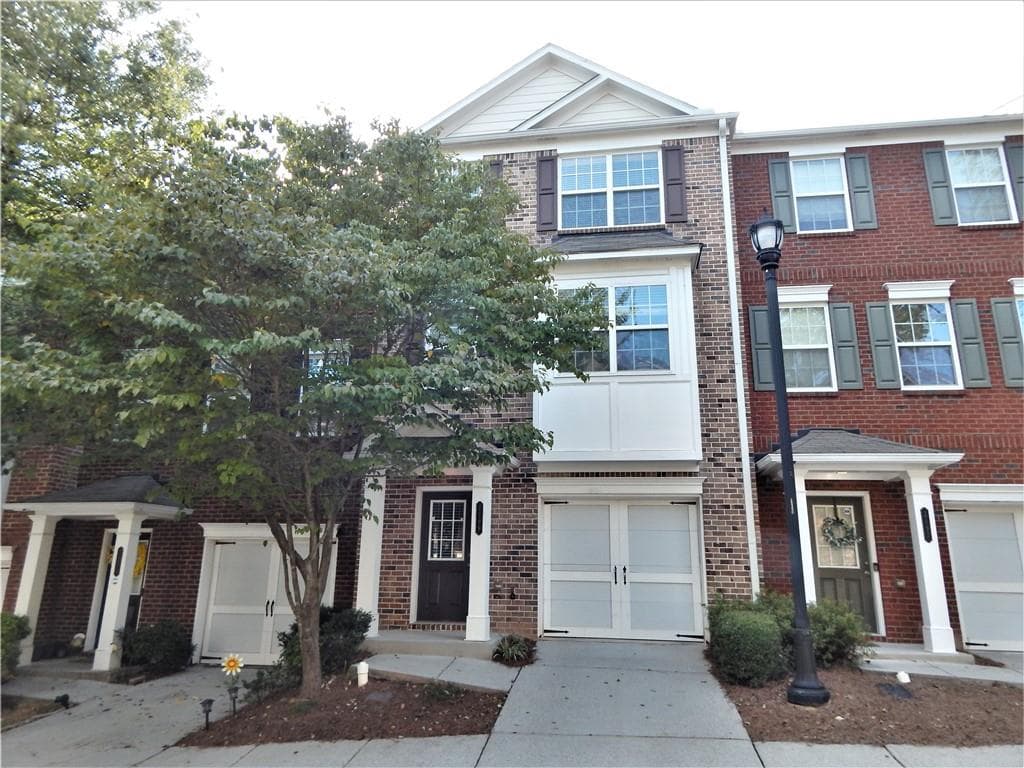 4 bedroom, 4 bathroom townhouse for rent at 2199 Landing Walk Drive, Duluth, GA 30097 for $2,200 a month — photo 2