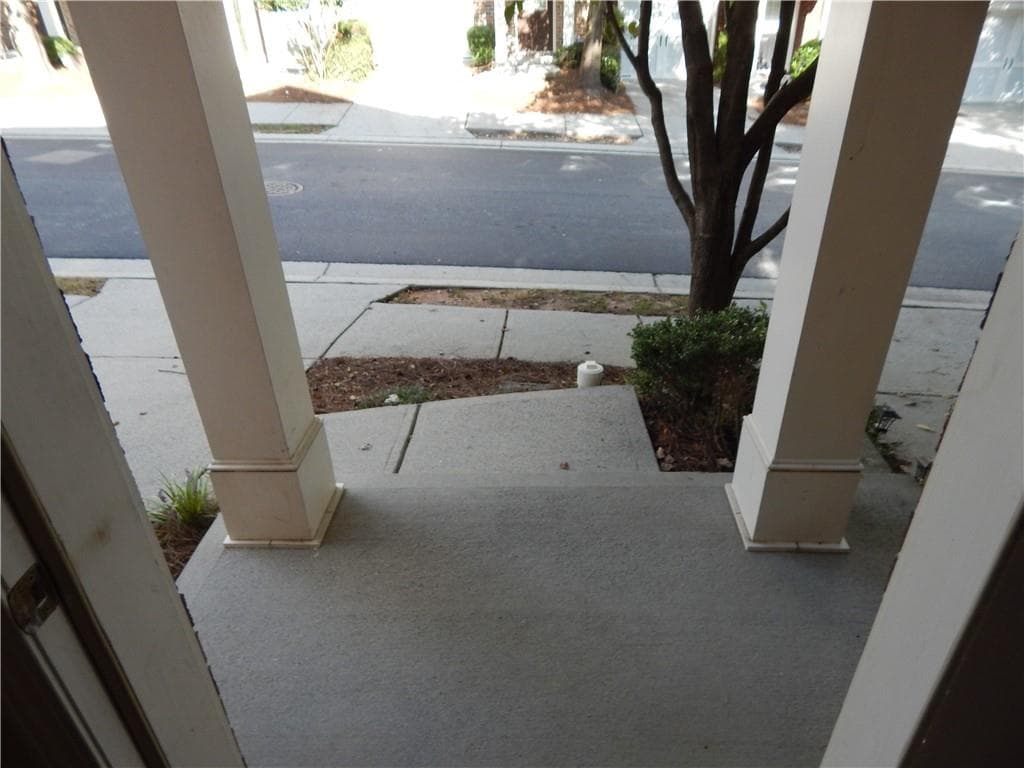 4 bedroom, 4 bathroom townhouse for rent at 2199 Landing Walk Drive, Duluth, GA 30097 for $2,200 a month — photo 3