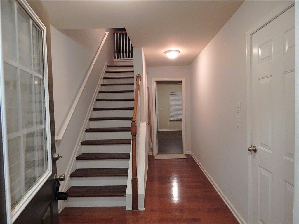 4 bedroom, 4 bathroom townhouse for rent at 2199 Landing Walk Drive, Duluth, GA 30097 for $2,200 a month — photo 5