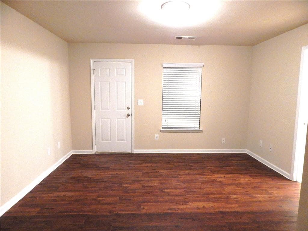 4 bedroom, 4 bathroom townhouse for rent at 2199 Landing Walk Drive, Duluth, GA 30097 for $2,200 a month — photo 8