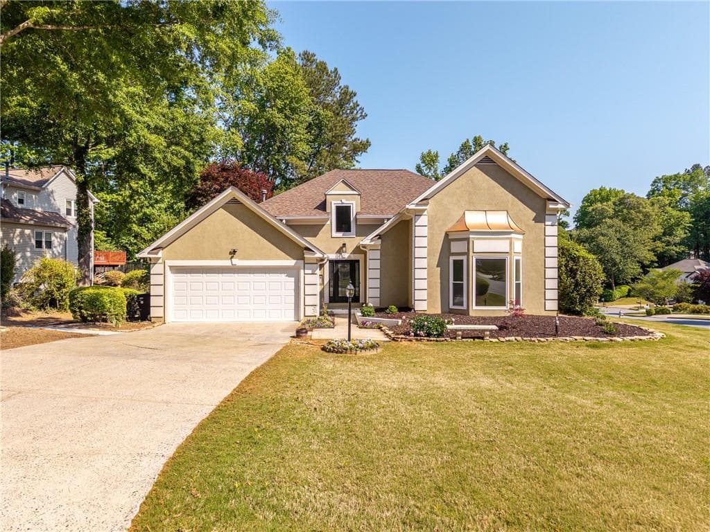 5 bedroom, 3 bathroom, 2,848 sq ft single family residence for sale at 301 Oak Terrace, Alpharetta, GA 30009 — photo 4