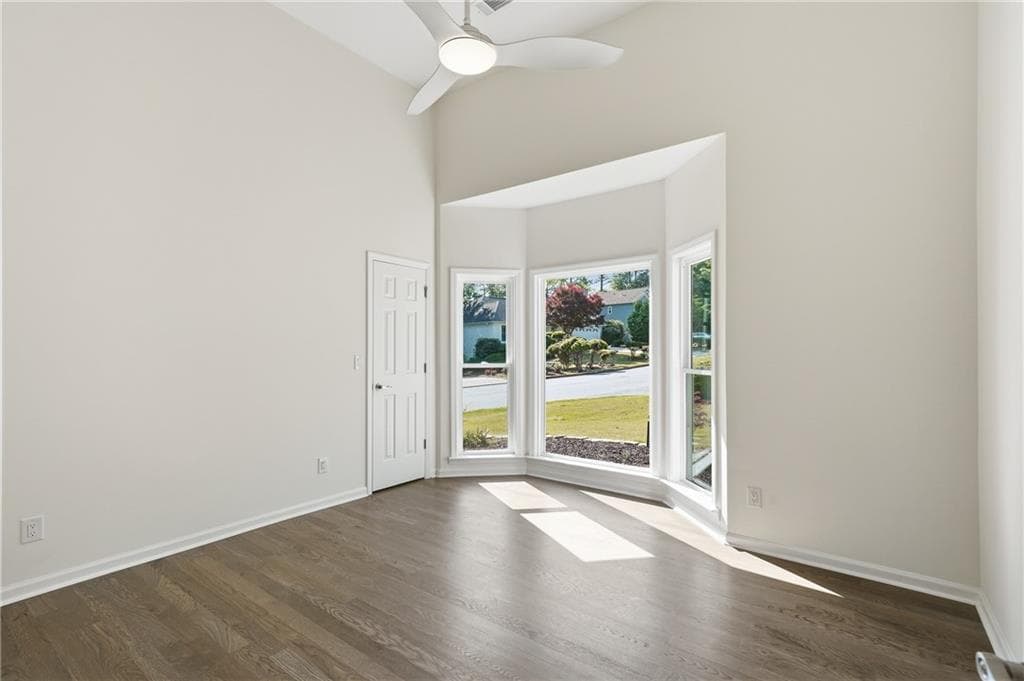 5 bedroom, 3 bathroom, 2,848 sq ft single family residence for sale at 301 Oak Terrace, Alpharetta, GA 30009 — photo 5