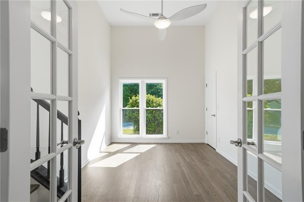 5 bedroom, 3 bathroom, 2,848 sq ft single family residence for sale at 301 Oak Terrace, Alpharetta, GA 30009 — photo 7