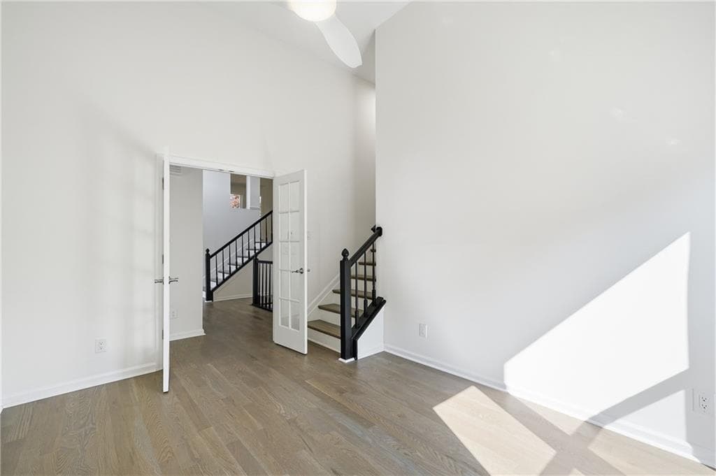 5 bedroom, 3 bathroom, 2,848 sq ft single family residence for sale at 301 Oak Terrace, Alpharetta, GA 30009 — photo 8