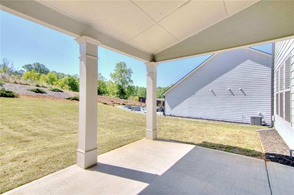 4 bedroom, 3 bathroom, 3,204 sq ft single family residence for sale at 7107 Branch Creek Cove, Flowery Branch, GA 30542 — photo 10