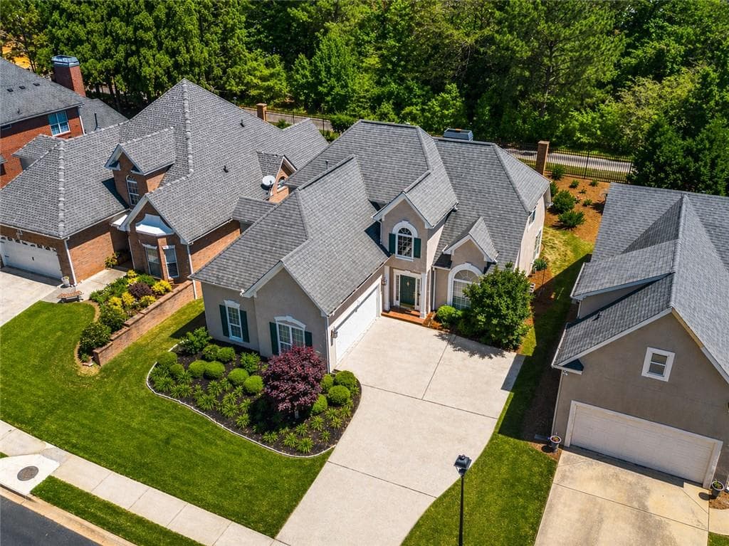 3 bedroom, 3 bathroom, 2,250 sq ft single family residence under contract at 133 Wexford Court, Stockbridge, GA 30281 — photo 2