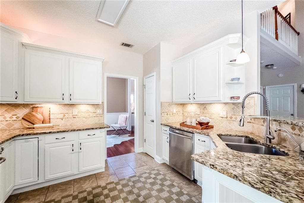 3 bedroom, 3 bathroom, 2,250 sq ft single family residence under contract at 133 Wexford Court, Stockbridge, GA 30281 — photo 7