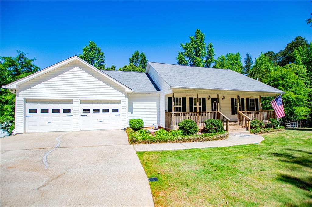 4 bedroom, 3 bathroom, 3,186 sq ft single family residence sold at 1475 N Flat Rock Road, Douglasville, GA 30134