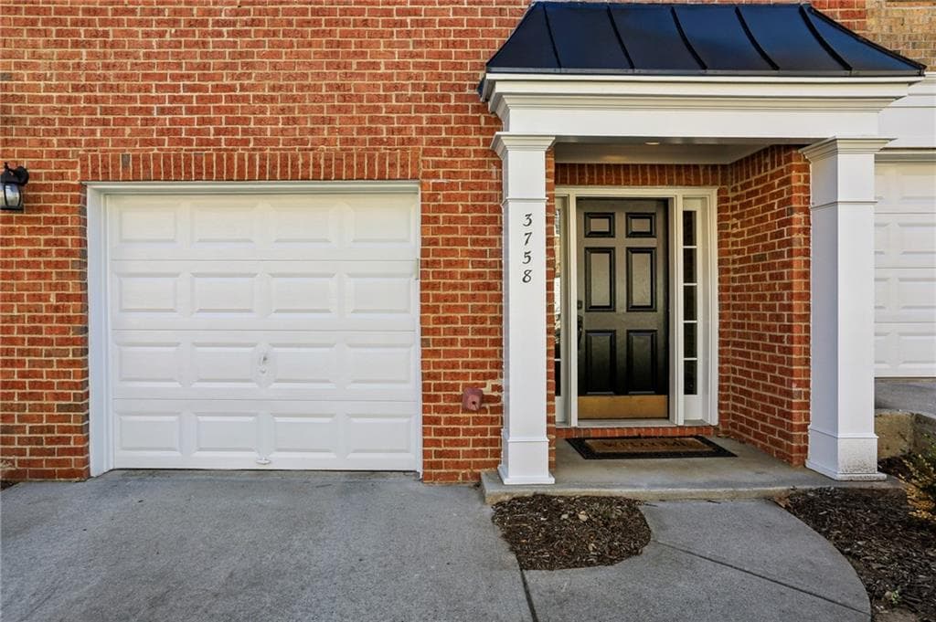 3 bedroom, 3 bathroom, 1,875 sq ft townhouse sold at 3758 Chattahoochee Summit Drive 21, Atlanta, GA 30339