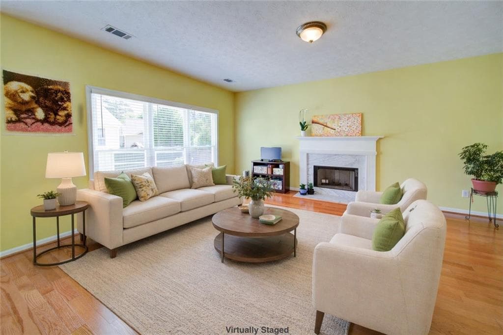 3 bedroom, 3 bathroom, 2,001 sq ft single family residence for sale at 4917 Overlook View Court, Duluth, GA 30096 — photo 6