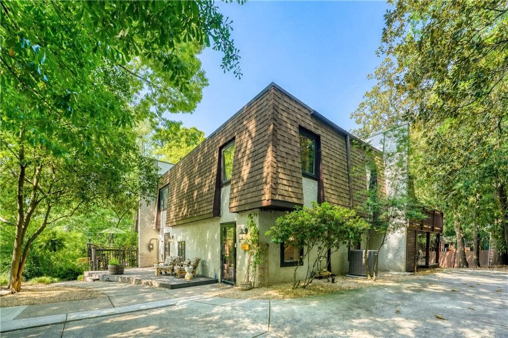 2 bedroom, 3 bathroom, 1,610 sq ft townhouse sold at 101 Alden Avenue E, Atlanta, GA 30309