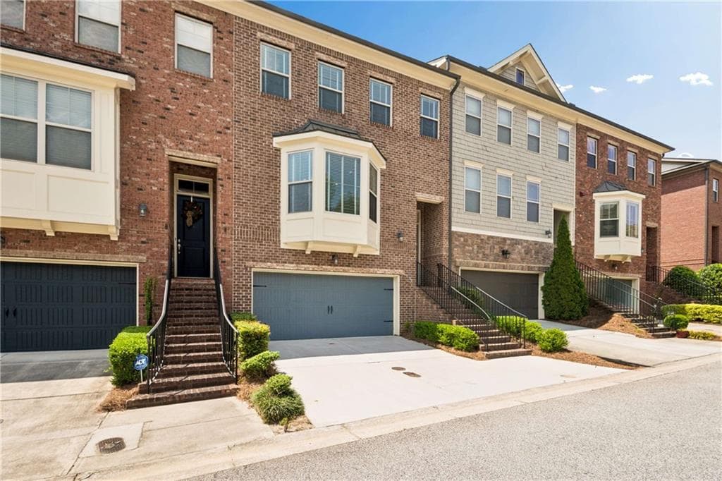 3 bedroom, 4 bathroom, 2,475 sq ft townhouse sold at 2154 W Village Lane, Smyrna, GA 30080