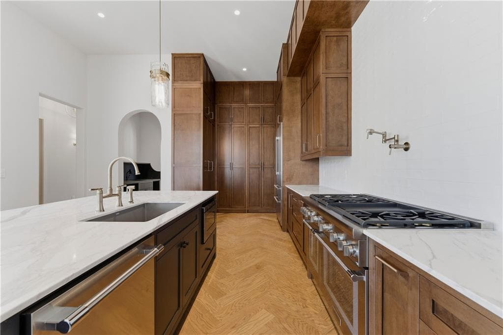 6 bedroom, 6 bathroom, 6,204 sq ft single family residence for sale at 1366 Wessyngton Road, Atlanta, GA 30306 — photo 9