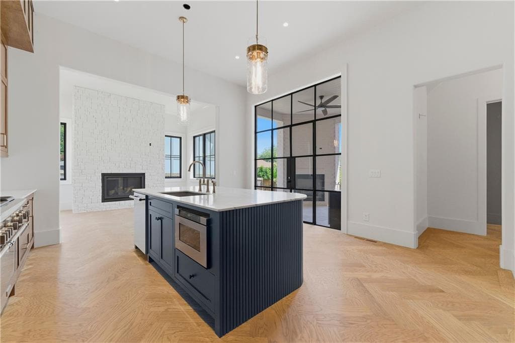 6 bedroom, 6 bathroom, 6,204 sq ft single family residence for sale at 1366 Wessyngton Road, Atlanta, GA 30306 — photo 8