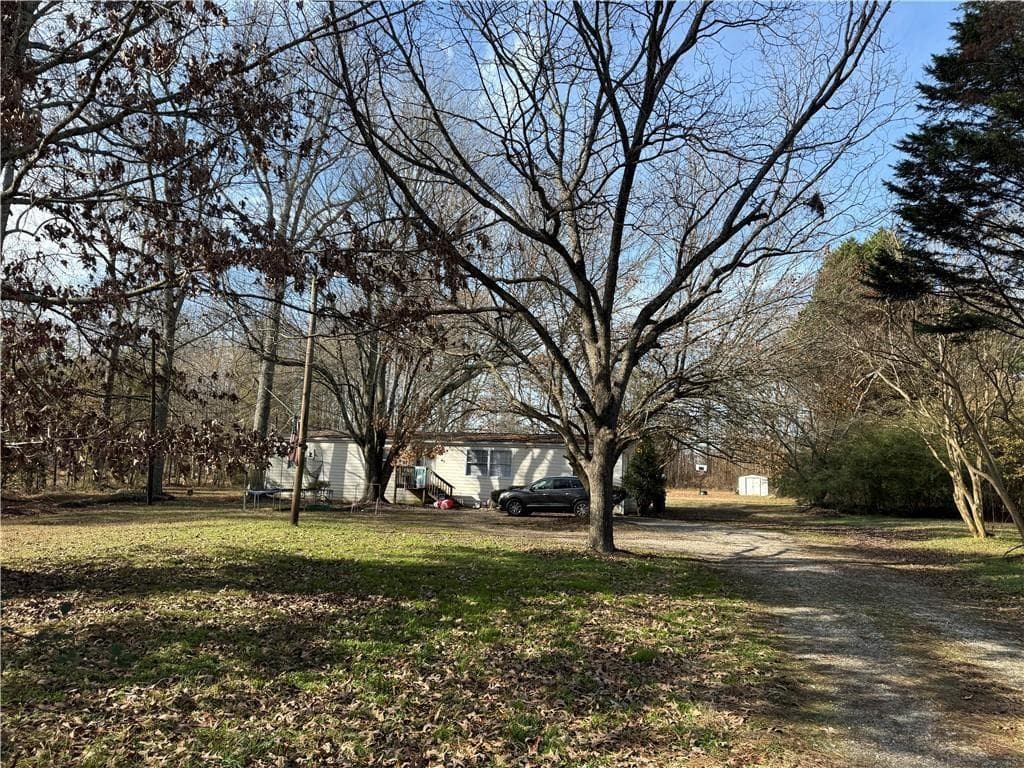 3 bedroom, 2 bathroom, 1,838 sq ft single family residence for sale at 305 Brand Road, Loganville, GA 30052 — photo 6