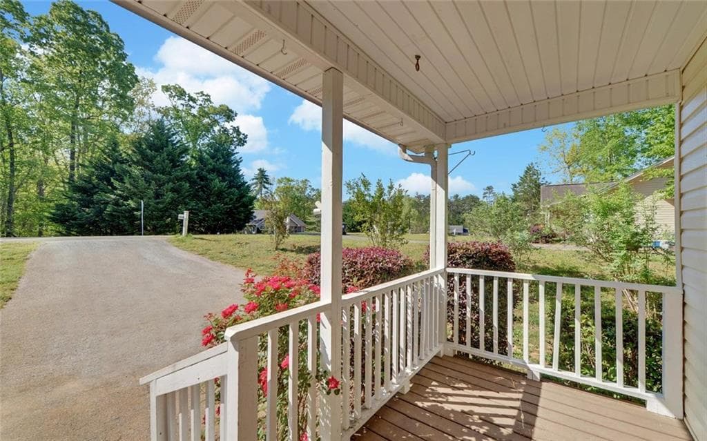 3 bedroom, 2 bathroom, 1,356 sq ft single family residence under contract at 330 Cedar Springs Lane, Dahlonega, GA 30533 — photo 4