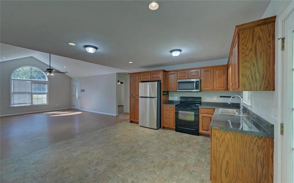 3 bedroom, 2 bathroom, 1,356 sq ft single family residence under contract at 330 Cedar Springs Lane, Dahlonega, GA 30533 — photo 6