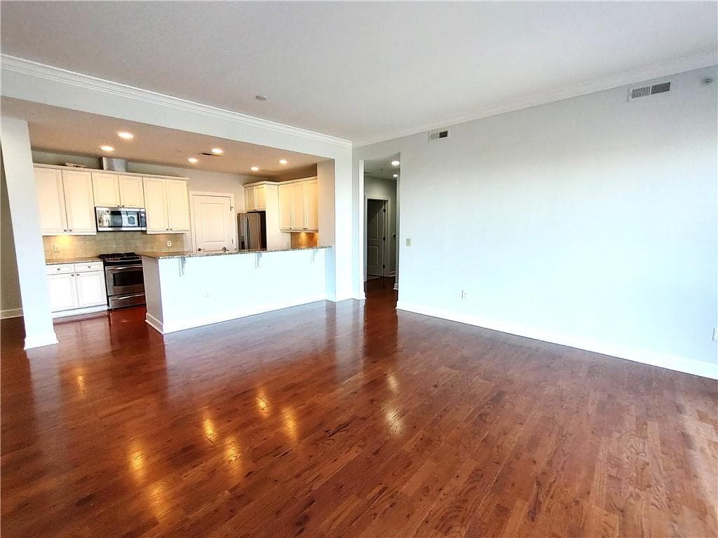 3 bedroom, 3 bathroom, 2,160 sq ft condominium for rent at 2950 Mount Wilkinson Parkway 402, Atlanta, GA 30339 for $3,995 a month — photo 10