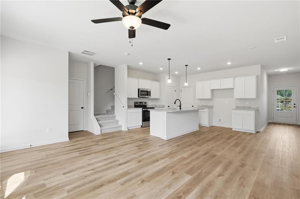 3 bedroom, 3 bathroom, 1,713 sq ft townhouse for rent at 299 Summit View Lane 5, Jasper, GA 30143 for $2,050 a month — photo 4